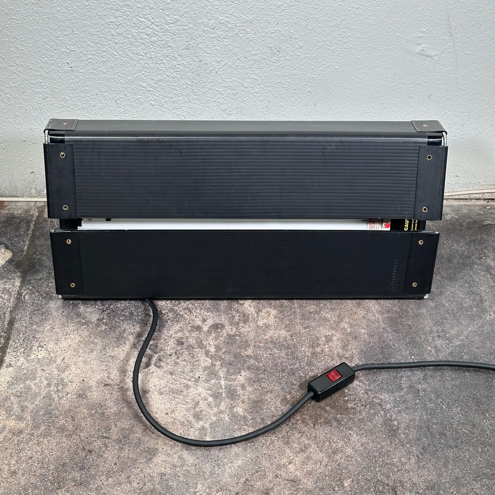 Kino Flo DIV-400 Diva Lite for Studio Lighting w/ Case