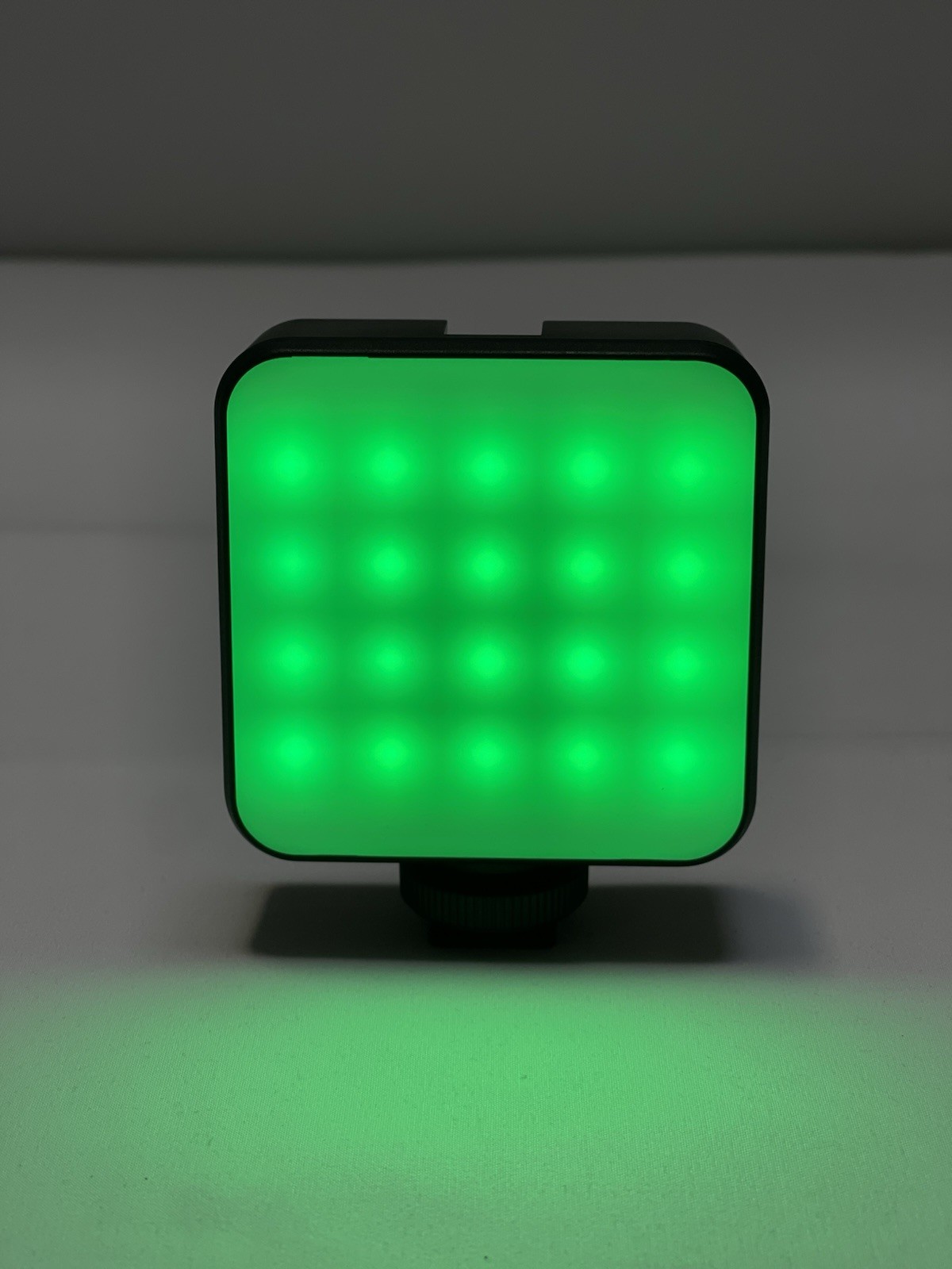 Pocket Camera Video Light RGB 2500K-9000K, Rechargeable Full Color , CRI 95