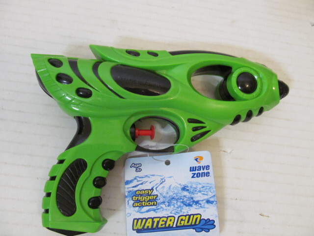Wave Zone Easy Trigger Action Water Gun, Green for Ages 3+