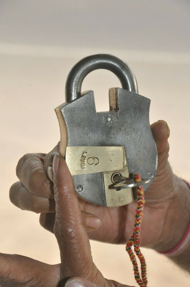 Vintage Iron & Brass Handcrafted Solid Fine Quality 6 Lever Padlock
