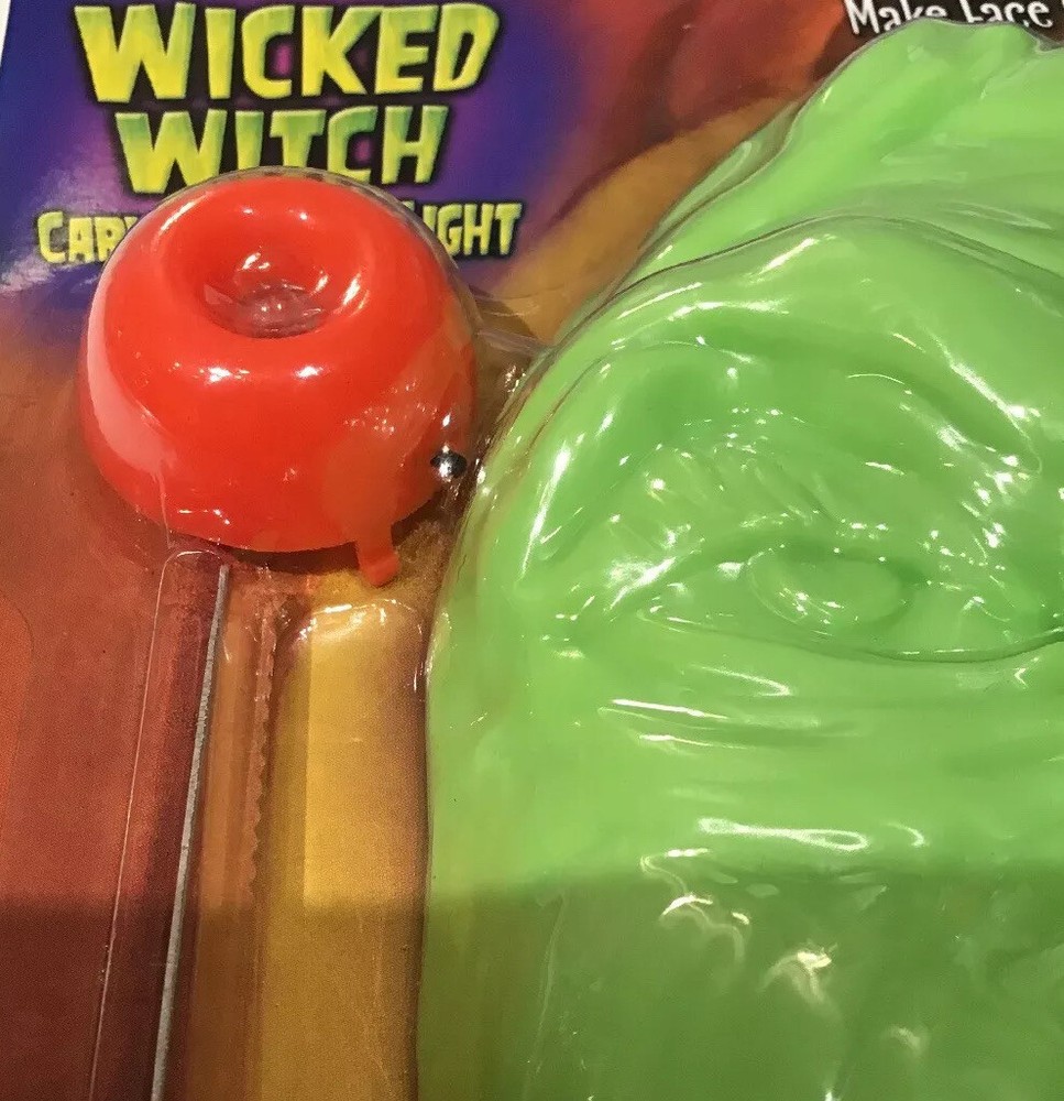 PUMPKIN MASTERS WICKED WITCH CARVING KIT w Light FACE INSERT CARVED Halloween