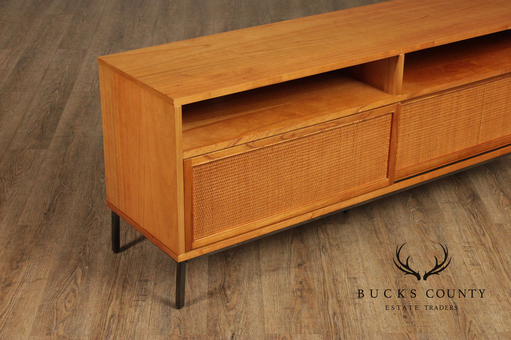 Hopper Studio Mid Century Modern Style 'Sophia' Media Console