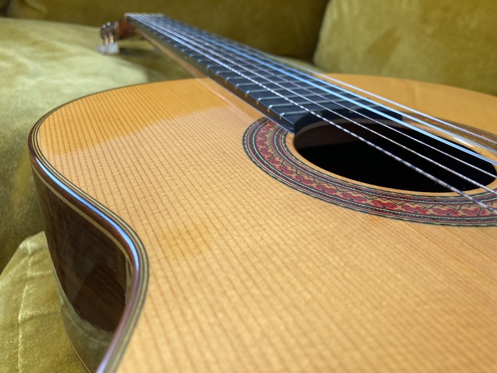 Mitsuru Tamura classical guitar No. 1500 – 1976 – solid wood, signed