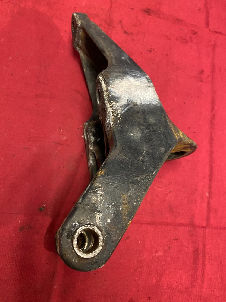 PETERBILT REAR CAB SUPPORT ,MOUNT, BRACKET SUSPENSION MOUNT 29 05988