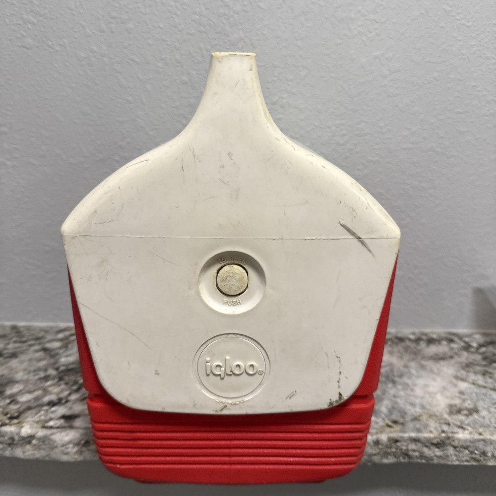IGLOO PLAYMATE 12 PACK COOLER