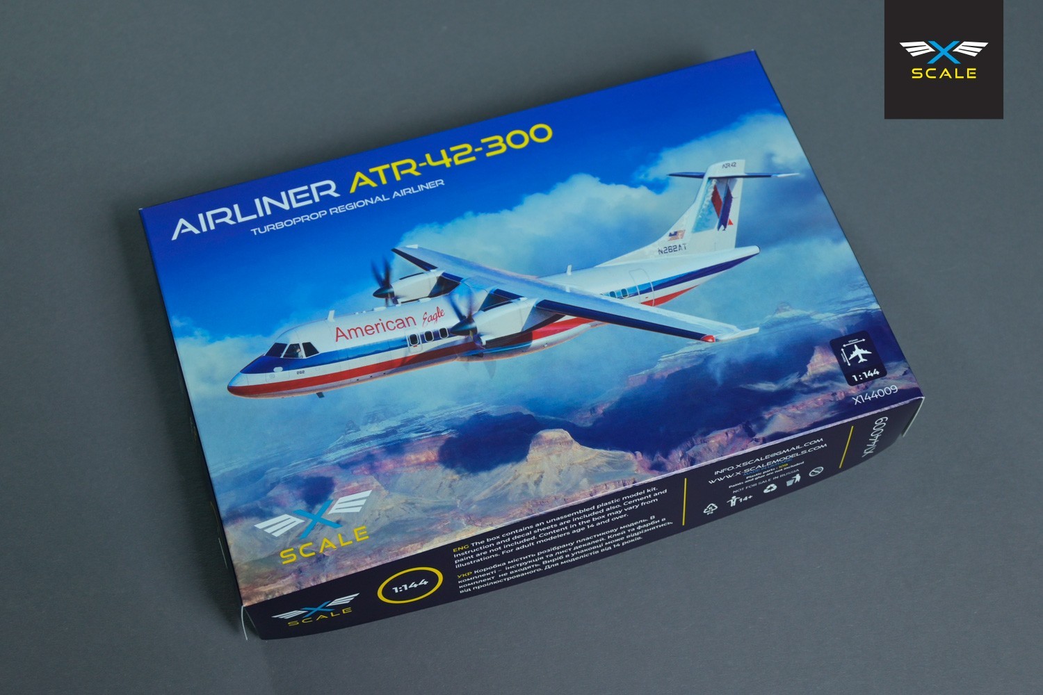 1/144 XScale 144009 ATR-42-300 Turboprop Reginal Airliner American Eagle model