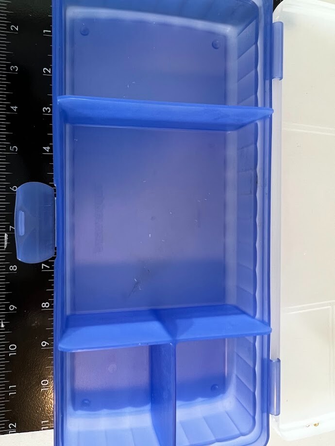 TUPPERWARE Blue Lunch’N Things Container 4 Compartments