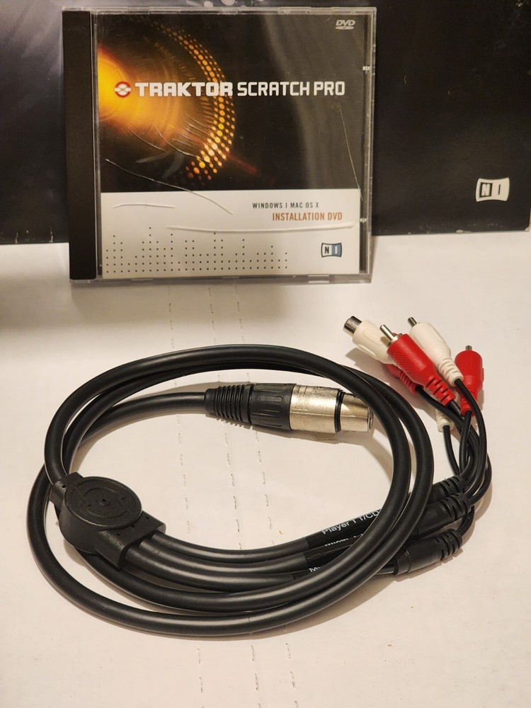 🔥Traktor Scratch Pro 2 Audio 8, software, x4 control vinyl w/ box OG cables