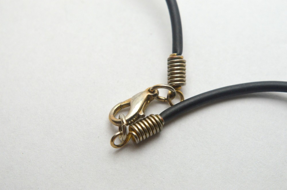 VINTAGE DESIGNER TRIANGLE PENDANT NECKLACE