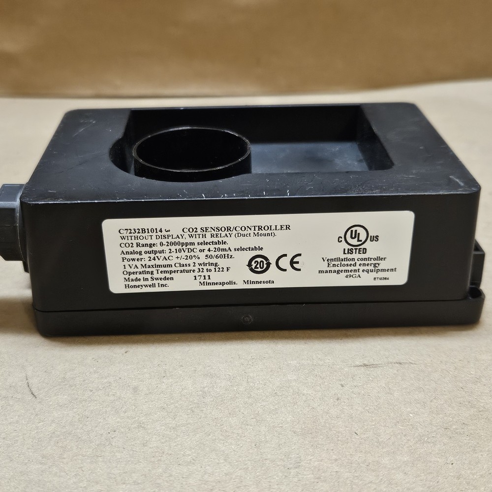Honeywell C7232B1014 CO2 Sensor/Controller New Never Used