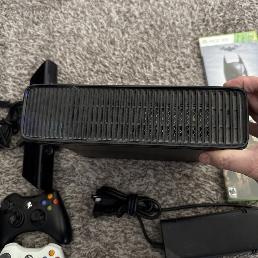 XBox 360 Slim Bundle 120GB, 6 Games, Power Cable, 2 Controllers, Kinect TESTED