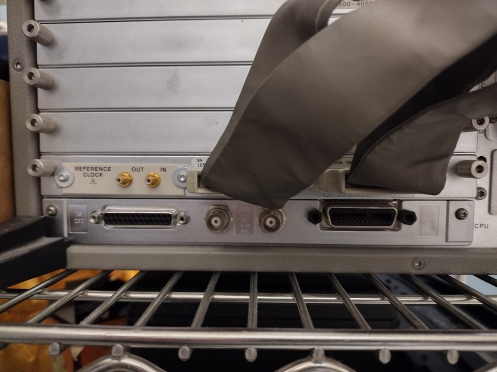 HP 16500B Logic Analyzer System