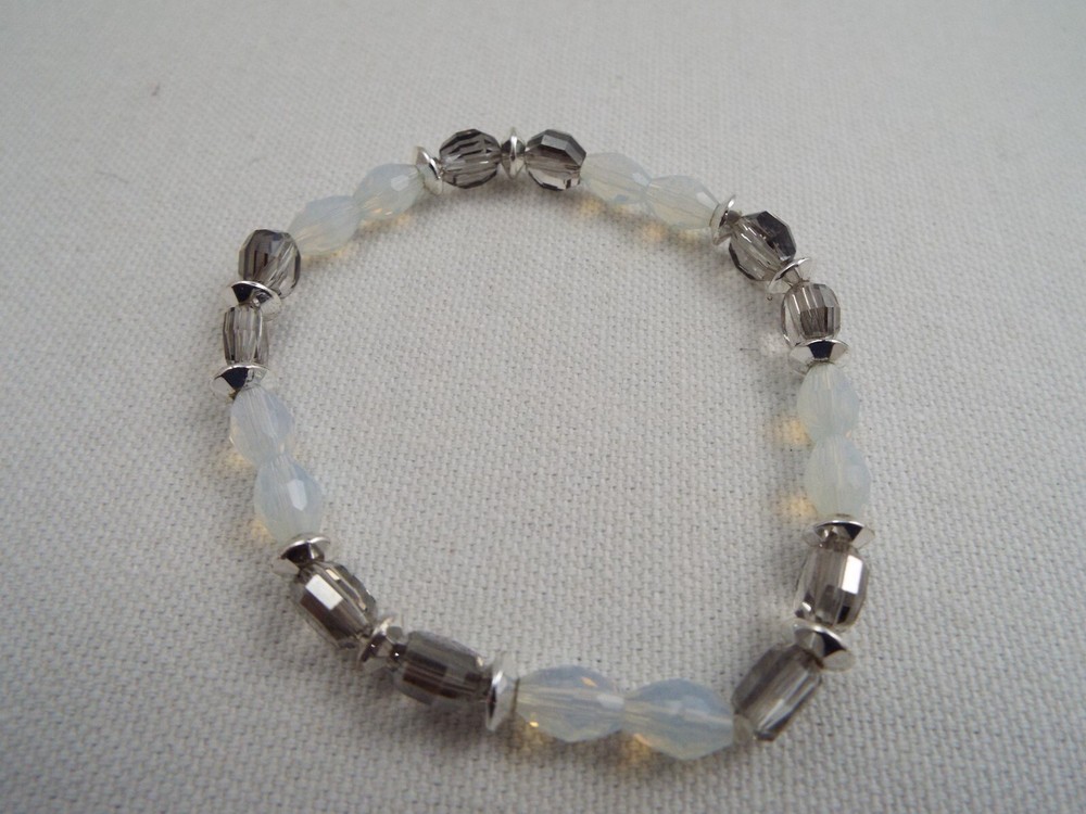Glass Bead Stretch Bracelet (C33)