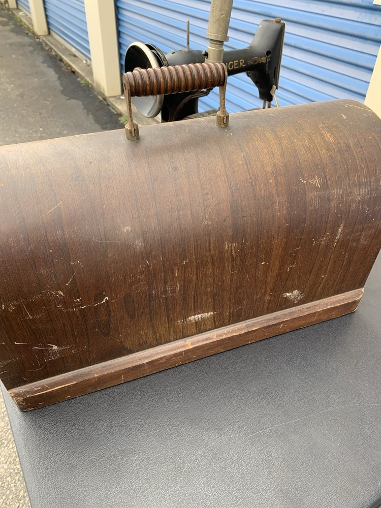 Antique Singer Sewing Machine 1930s W/ Case