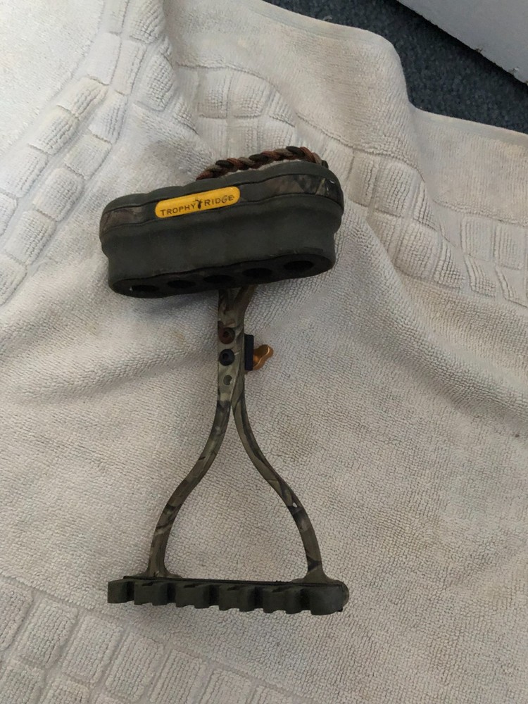 Used Trophy Ridge 5 Arrow Quiver