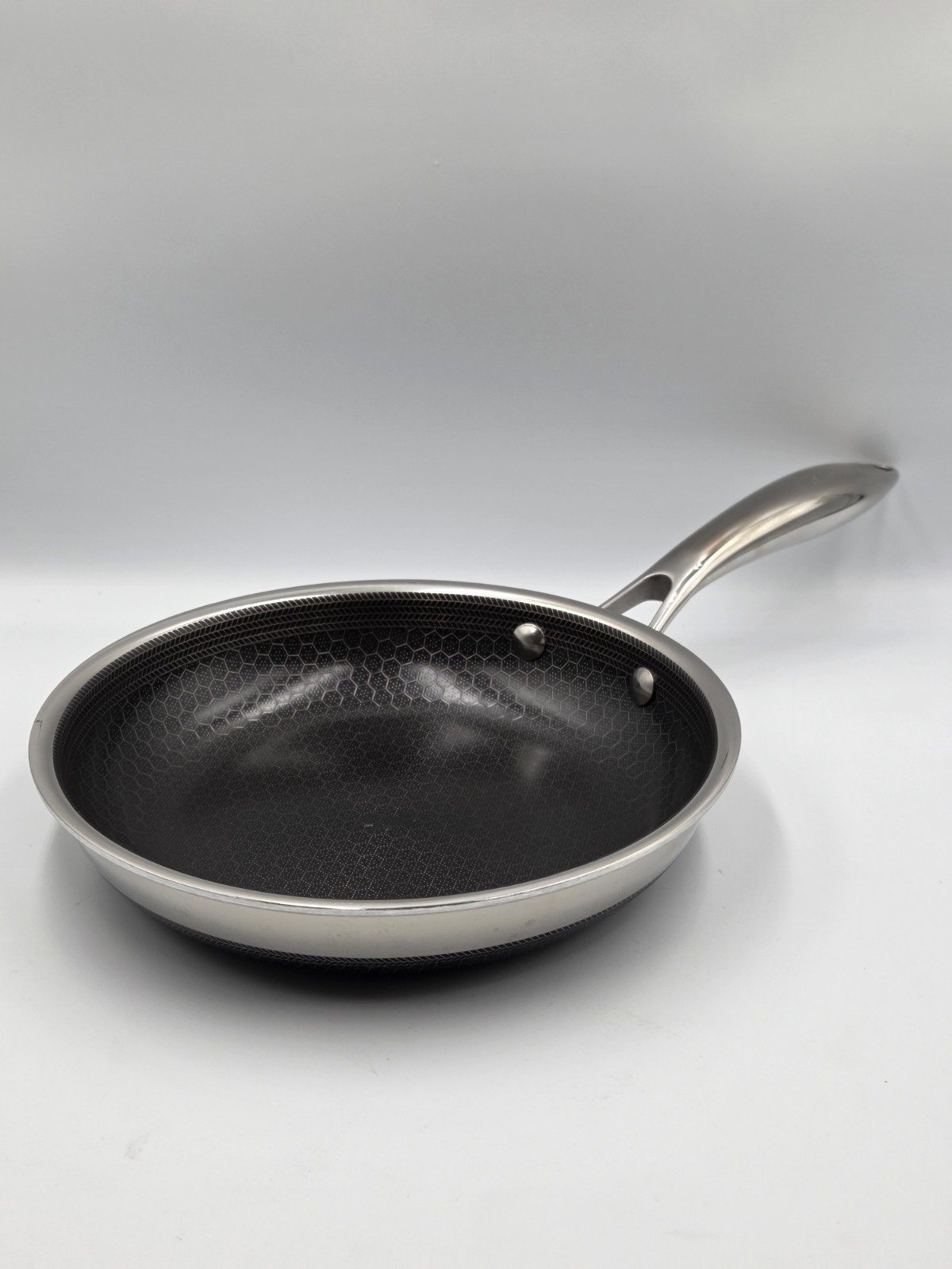 HexClad 8" Round Hybrid Stainless Steel Frying Pan Skillet Nonstick No Lid