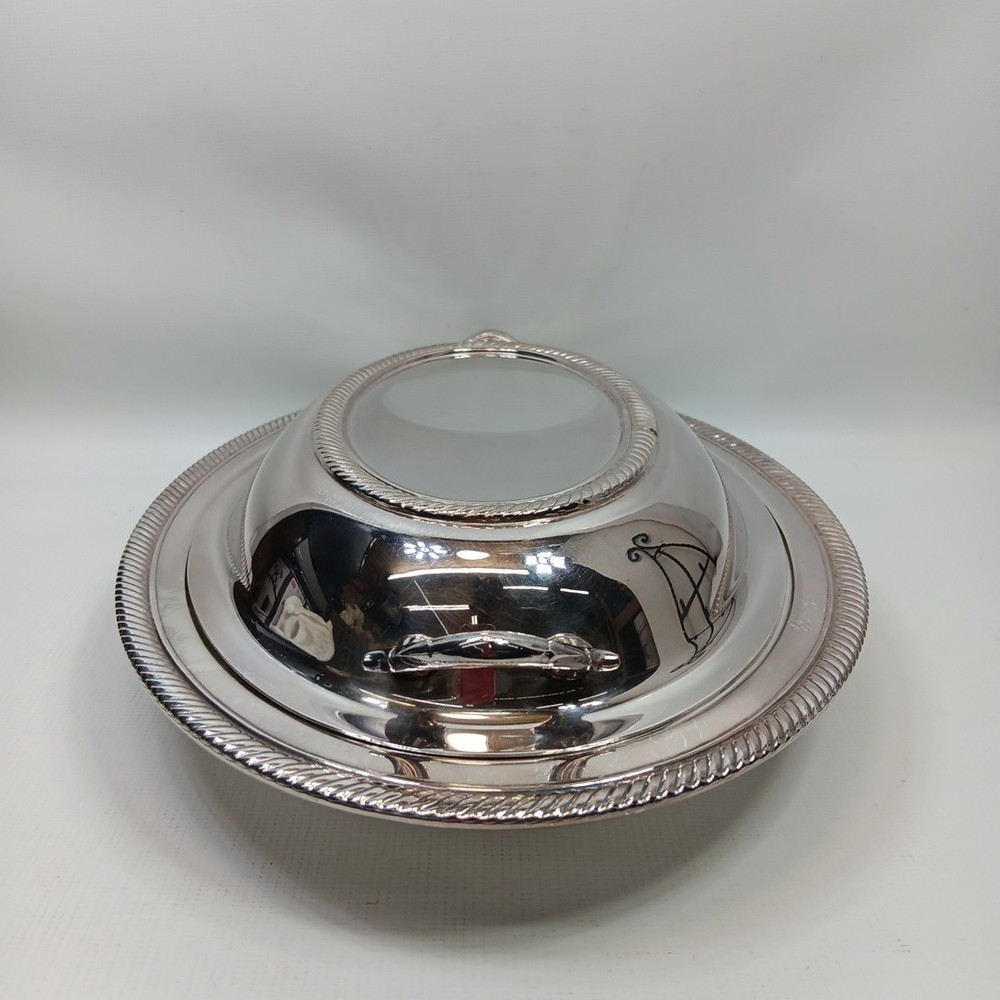 International Silver Castleton Silverplate Covered Vegetable Dish #4812