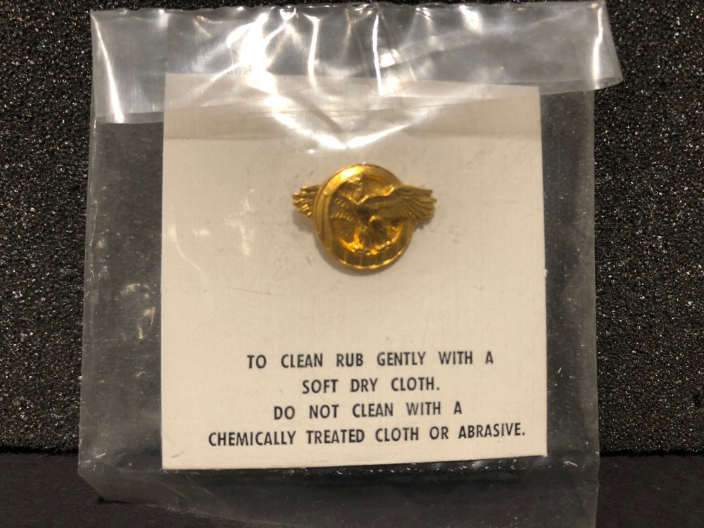 Honorable Service Lapel Button Pin