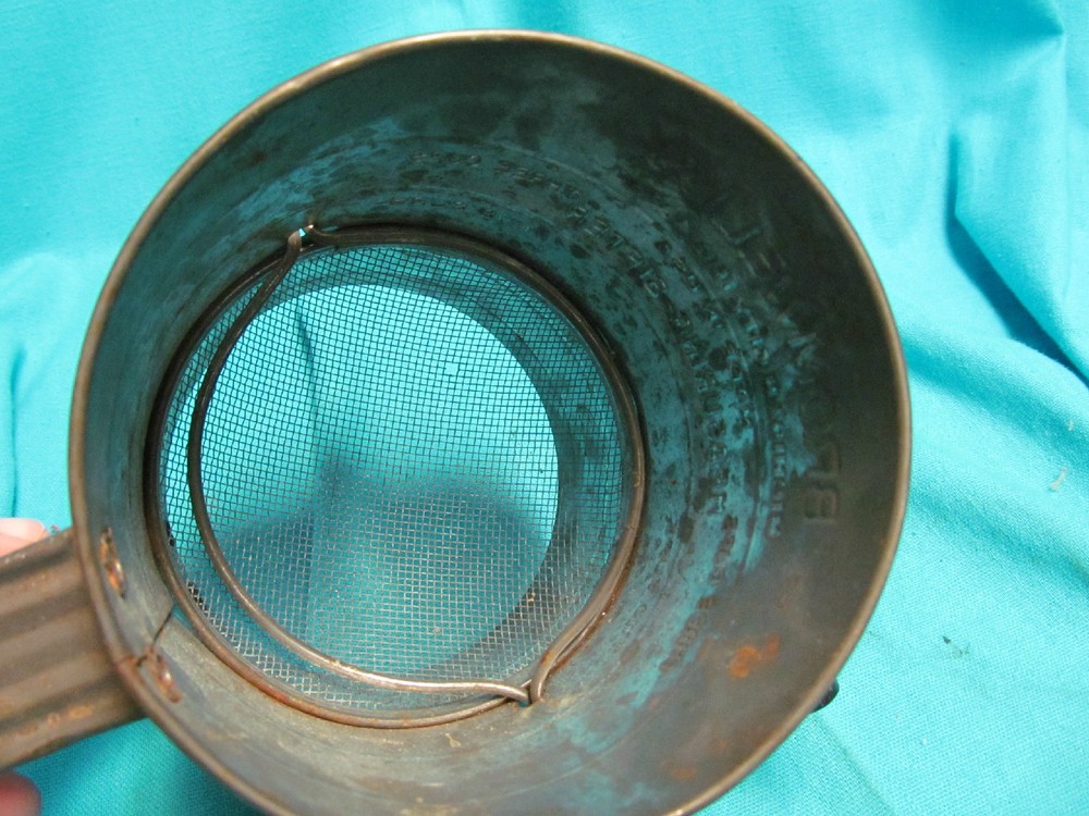 #39 BROMWELL'S MEASURING SIFTER 3 CUPS