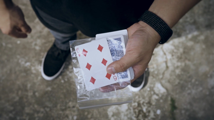 ~ Ghost Pips by Izzat Dzid & Peter Eggink magic tricks