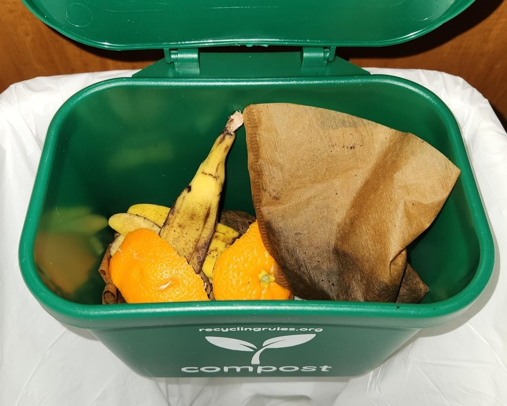 Mini Green Compost Bin Container for Kitchen Trash Hanging or Countertop