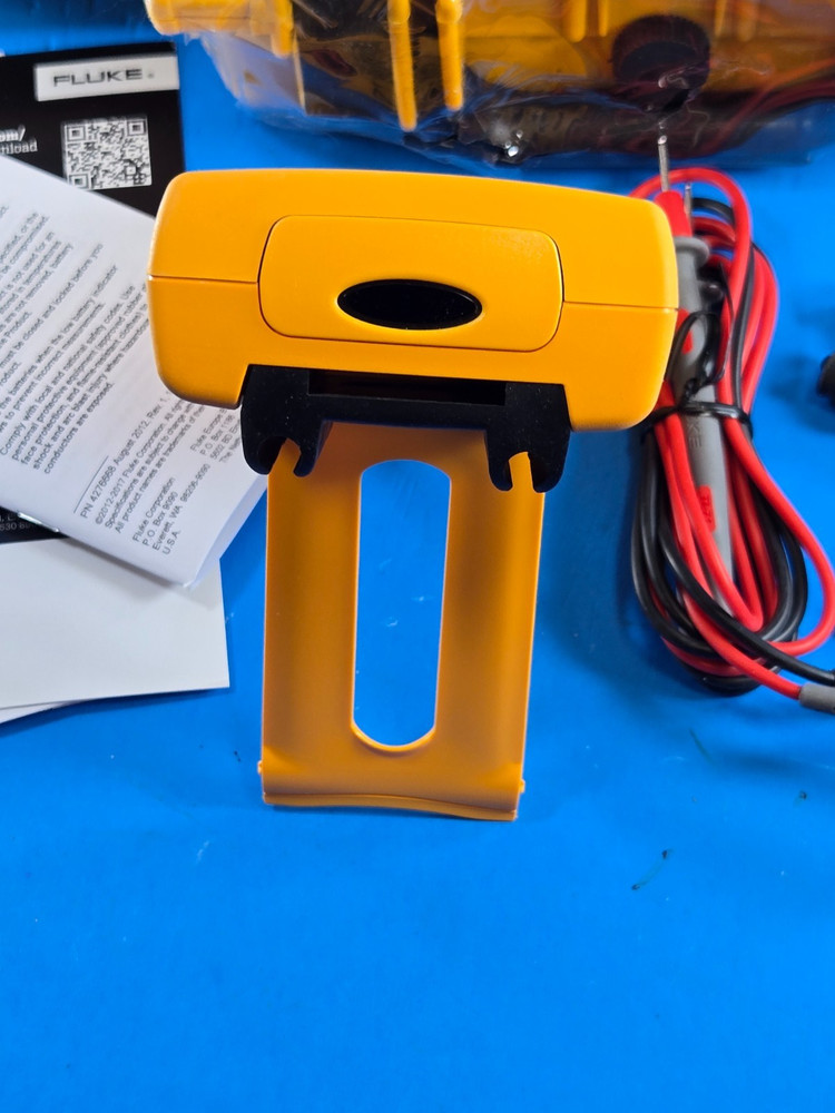 Fluke 789 Processmeter NEW 2025 stock w/ case!