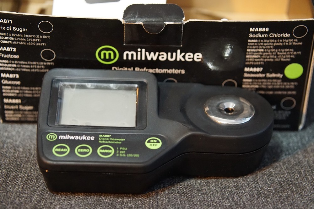 Milwaukee MA887 Digital Refractometer - Salinity
