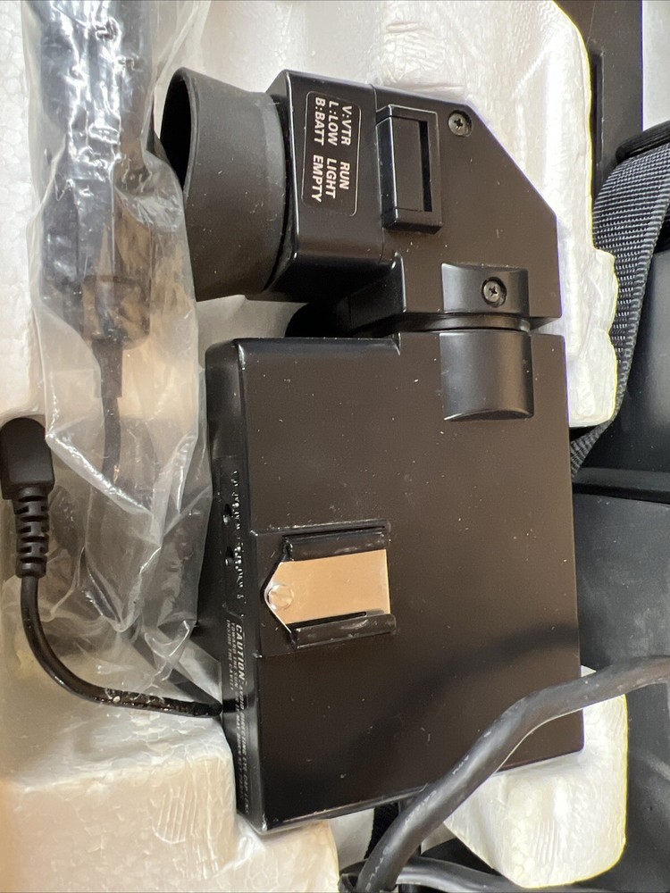 Hitachi VK-C2000 Color Video Camera