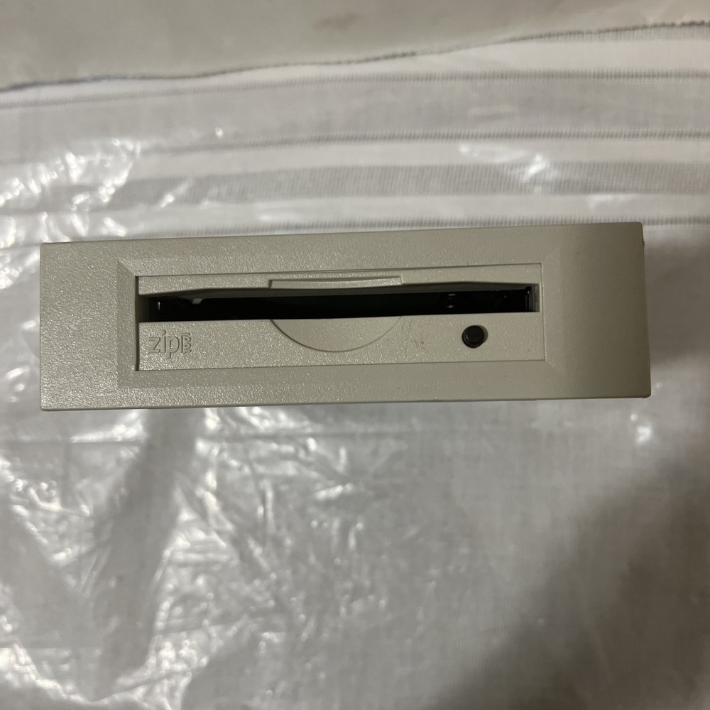 IOMEGA 100MB Zip Drive Internal Z100ATAPI IDE