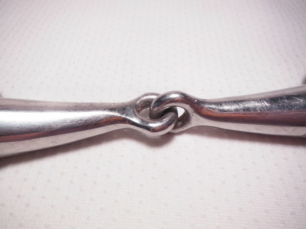 VINTAGE EGGBUTT SNAFFLE BIT ~ VERY LIGHT WEIGHT.