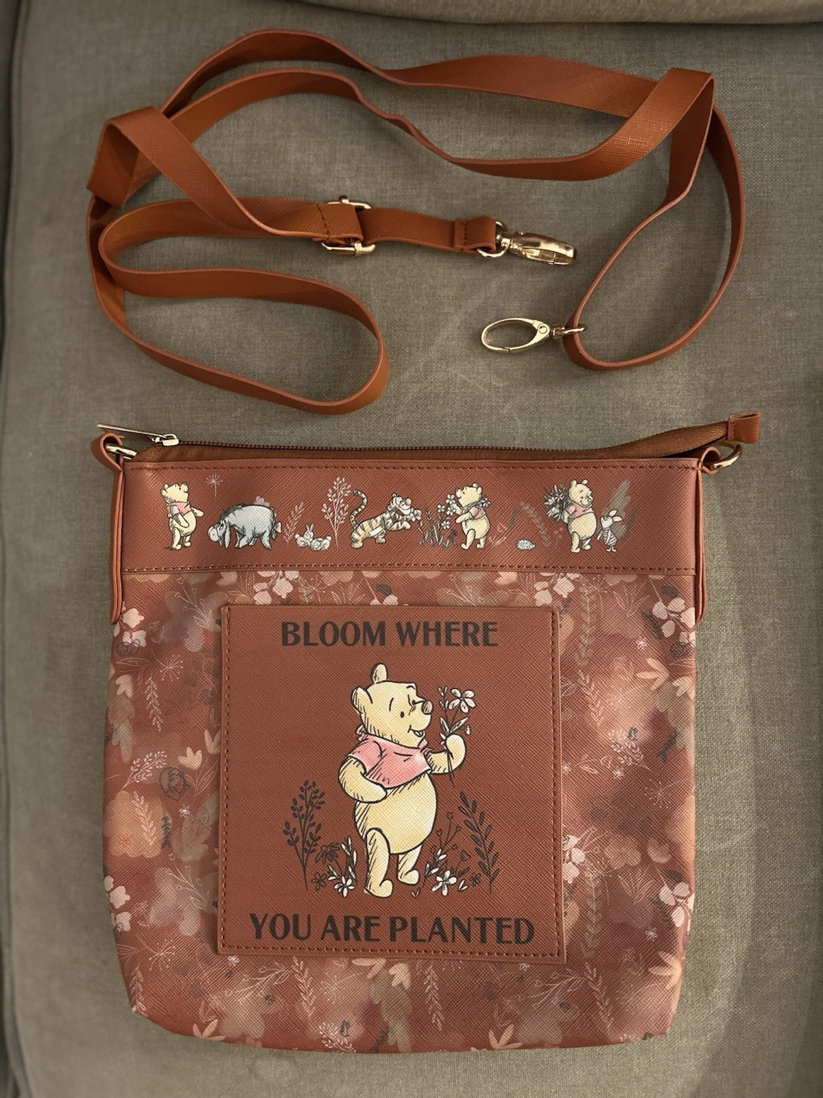 The Bradford Exchange Disney Winnie The Pooh “Friendship Blooms” Handbag w/Strap