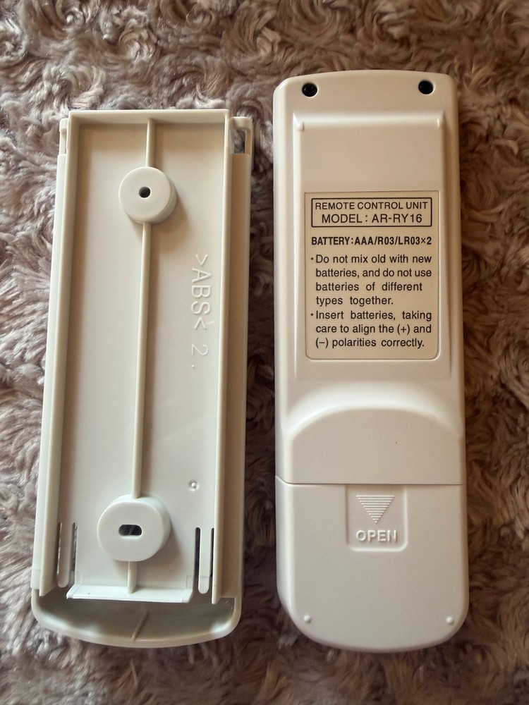 FUJITSU REMOTE CONTROL AR-RY16 ~ with Wall Mount Holder OEM