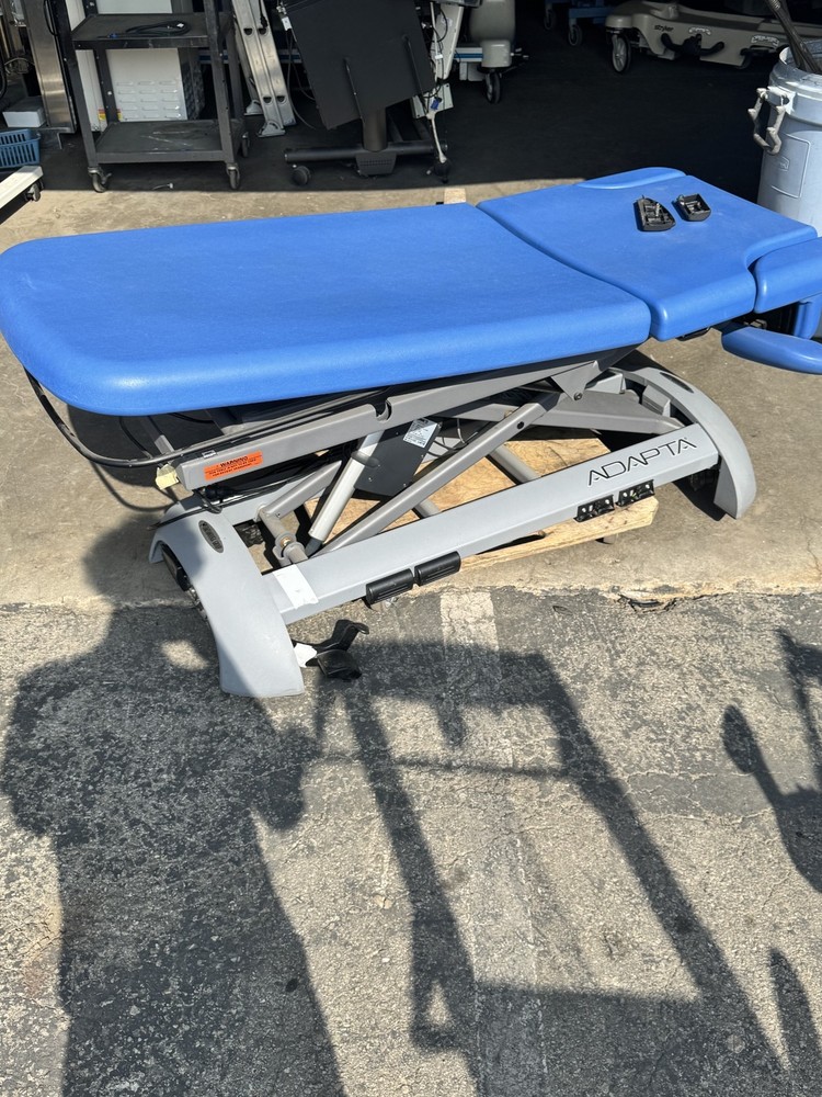 Chattanooga Adapta Summit 7 3322 Physical Therapy Table