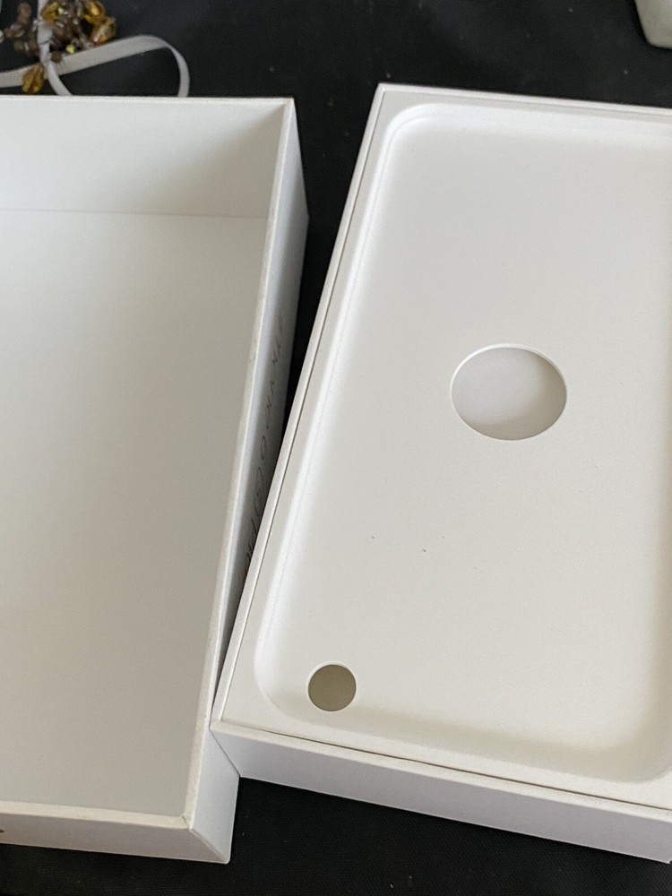 IPHONE 6 PLUS BOX - EMPTY BOX