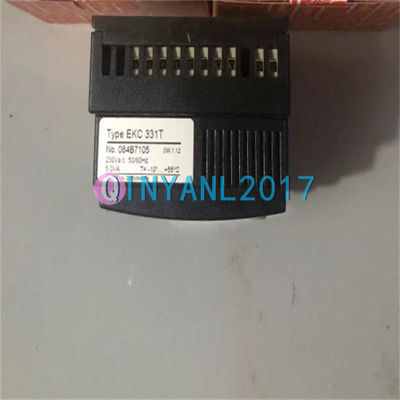 ONE Danfoss EKC331T 084B7105 Unit Controller NEW
