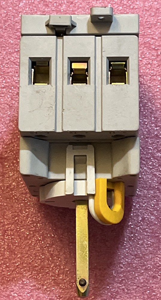 AB 194E-A40-1753 Ser. B Disconnect Switch