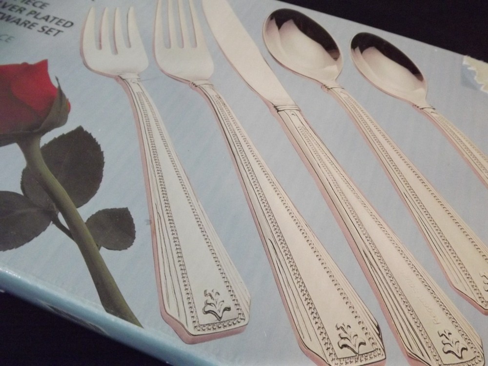 new 20pc  SILVER PLATED FLATWARE SET 4-PLACE SETTINGS REGENT SQUARE 2 sets avail