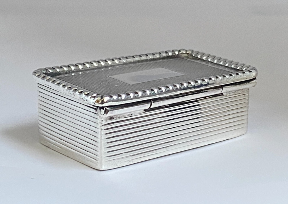 Vintage Heavy Solid Silver Pie Crust Engine Turned Pill Snuff Box Ribbed Sides