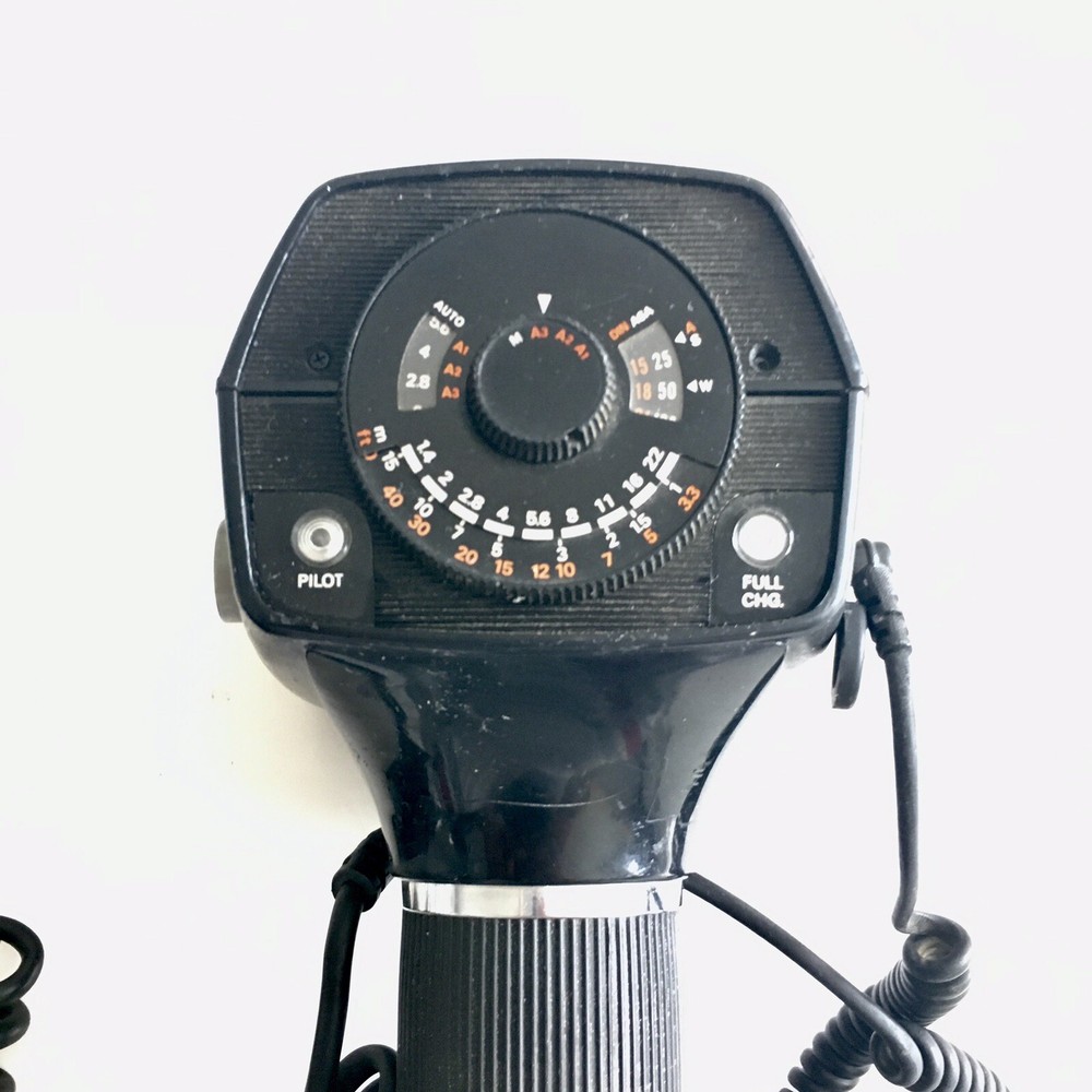 Mamiya Auto 480 Professional Flash - Please Read Description -