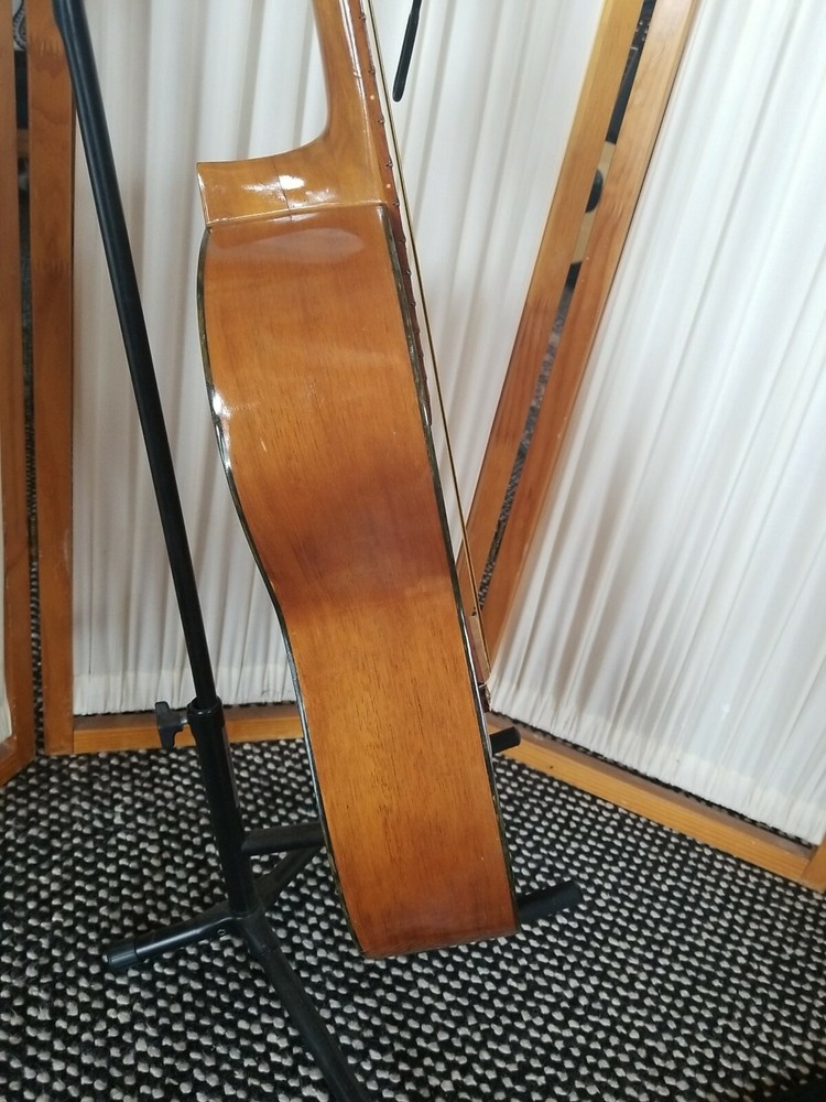 Ronda Classical Nylon 6 string guitar