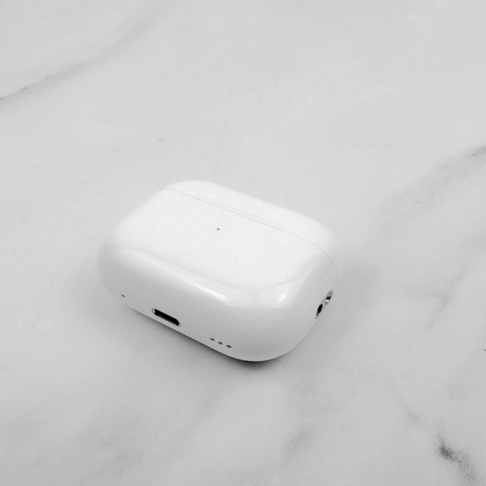 Apple AirPods Pro 2nd Gen Lightning Replacement Case Only A2700