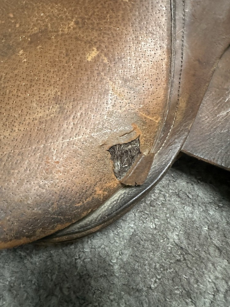 english riding saddle