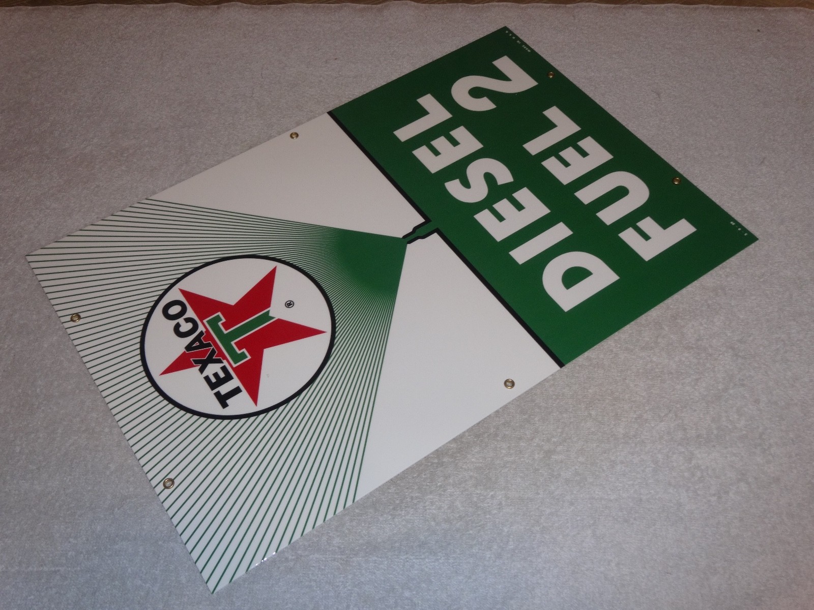 VINTAGE TEXACO DIESEL FUEL 2 GREEN SPRAYER 18" PORCELAIN METAL GASOLINE OIL SIGN