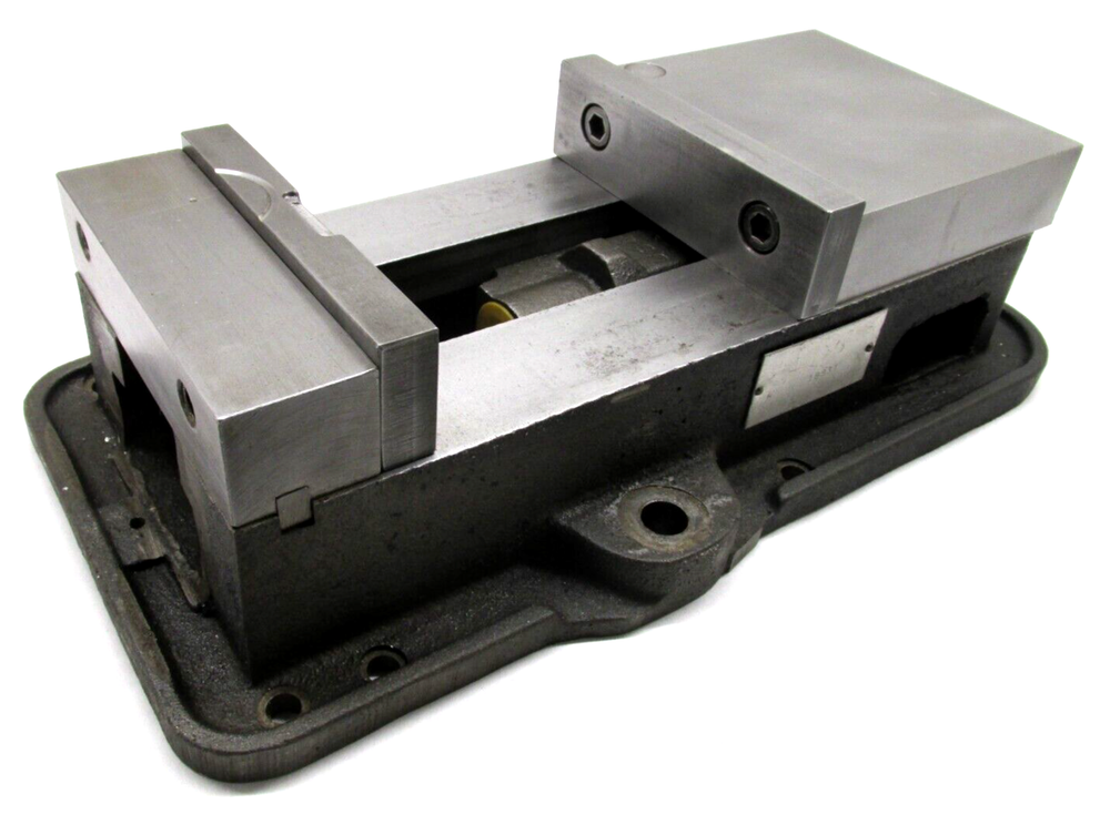 KURT ANGLOCK 6" MILLING MACHINE VISE w/ JAWS - #D60