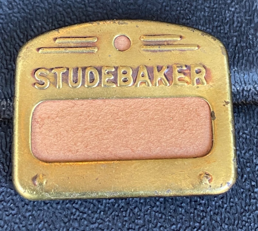 VINTAGE AUTOMOTIVE EMPLOYEE BADGE STUDEBAKER AUTOMOBILE CO PINBACK