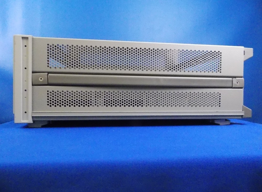 Agilent HP Keysight 70001A System Mainframe 8 Slots