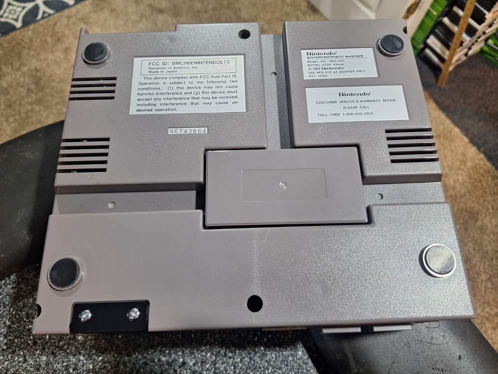 OEM Nintendo NES Top Bottom Complete Housing Shell Only Replacement EXCELLENT