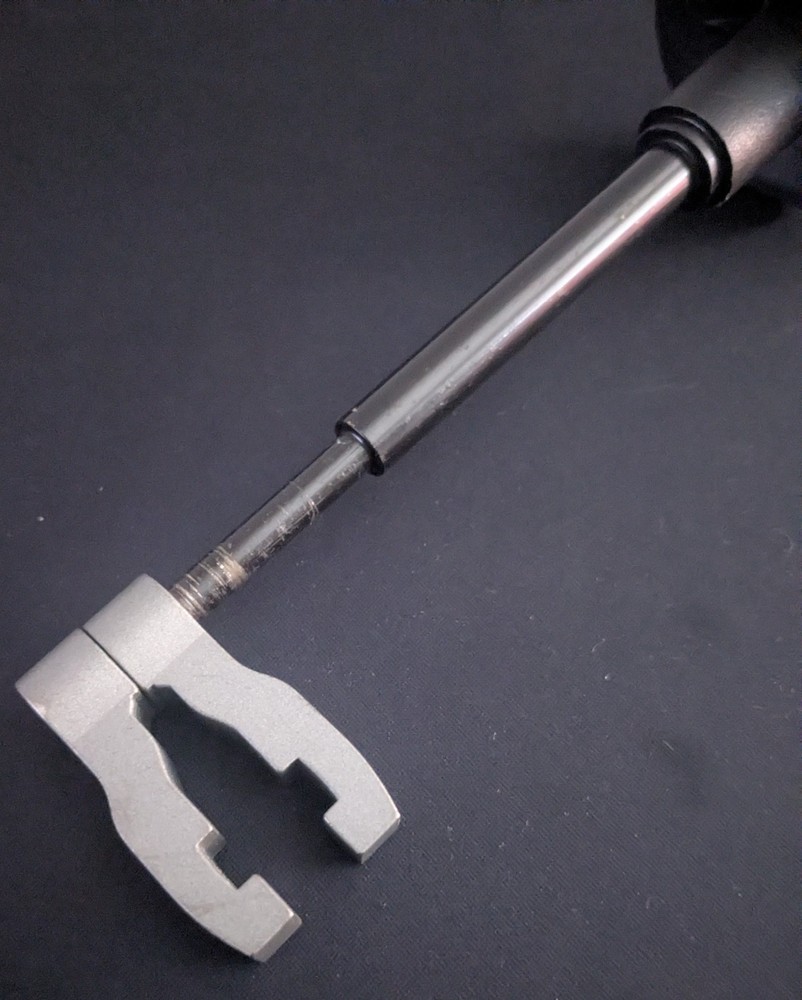 MILWAUKEE 516067 ADJUSTABLE AUXILIARY HANDLE REPLACEMENT FOR DRILL DRIVER A1(20C