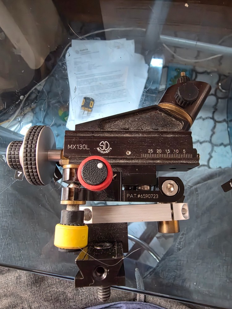 MX130L Micromanipulator . Syskiyuo