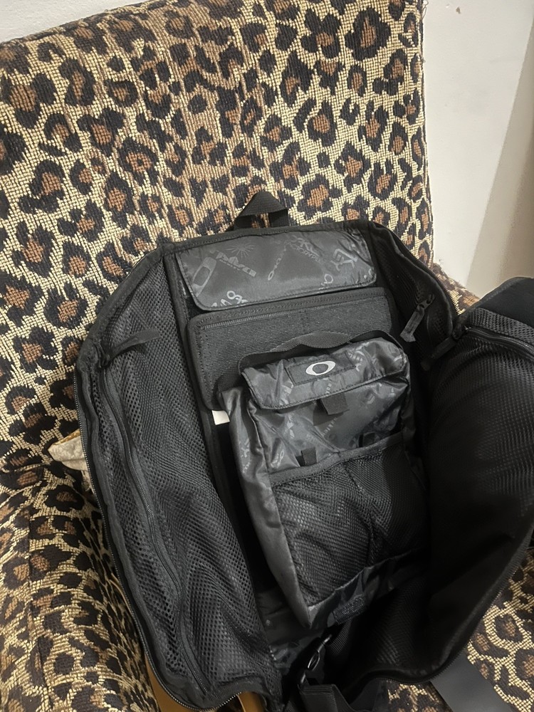 Oakley Extractor Sling Pack 2.0